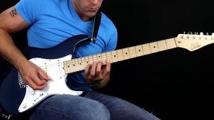 Online Guitar Lessons - Intervallic Fusion lick in B Doria...