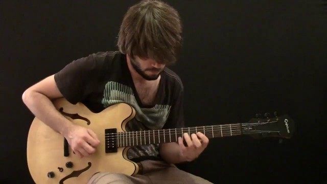 Soloing in the Style of Mike Stern: Solo